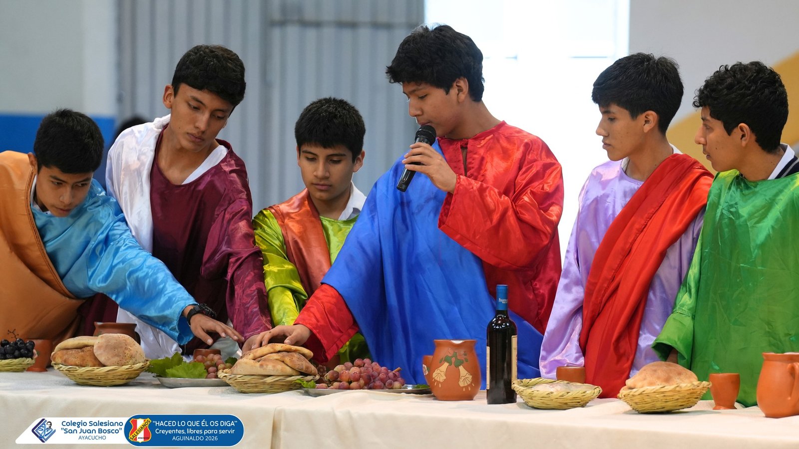 𝐉𝐮𝐞𝐯𝐞𝐬 𝐒𝐚𝐧𝐭𝐨: 𝐚𝐦𝐨𝐫 𝐪𝐮𝐞 𝐬𝐞 𝐡𝐚𝐜𝐞 𝐬𝐞𝐫𝐯𝐢𝐜𝐢𝐨